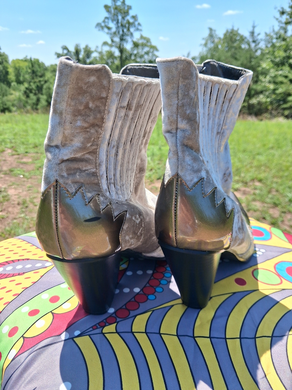 Cape Robbin Silver Metallic Western Ankle Boots Woman's Size 9 - Picture 5 of 9